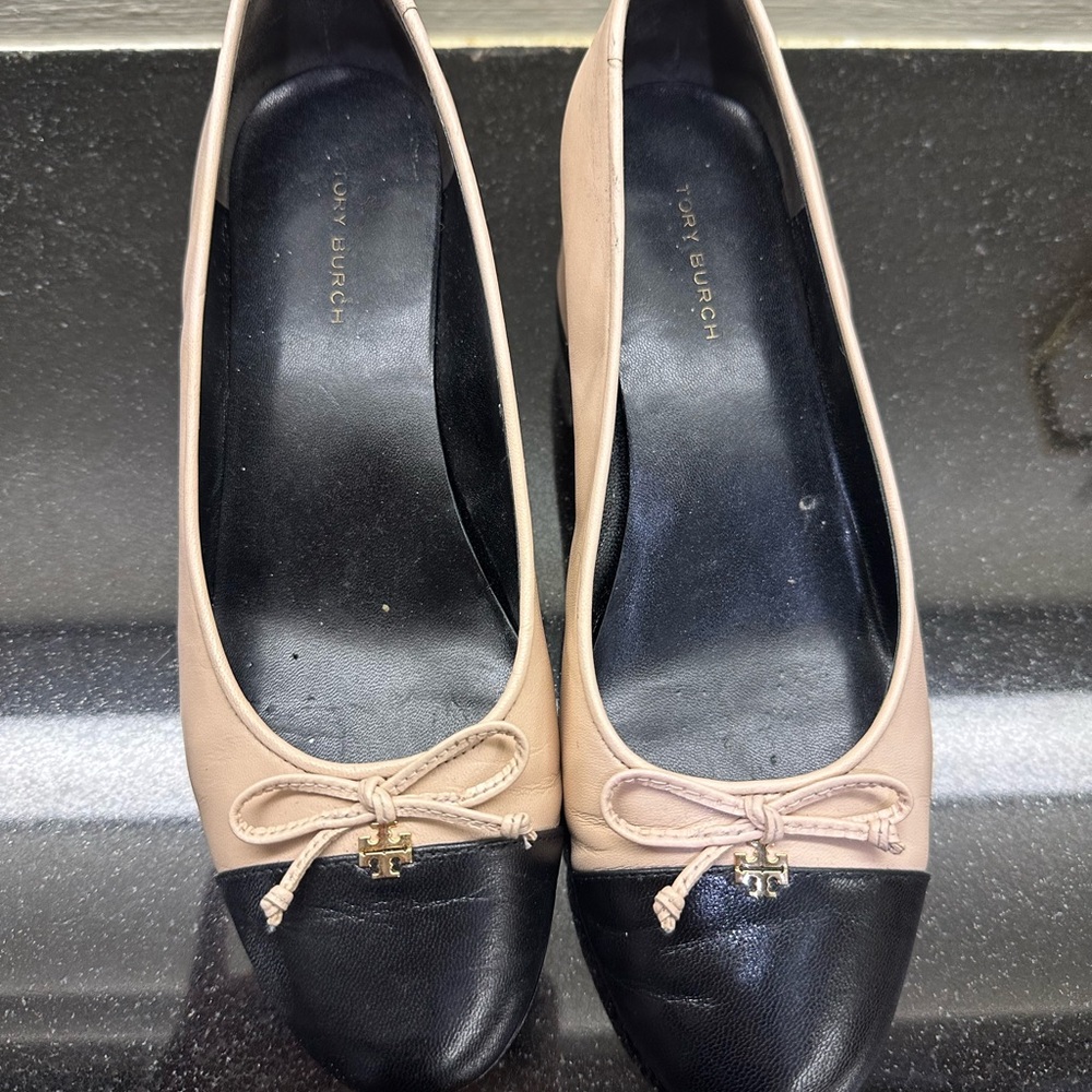 Tory Burch Women's Black and Tan heels